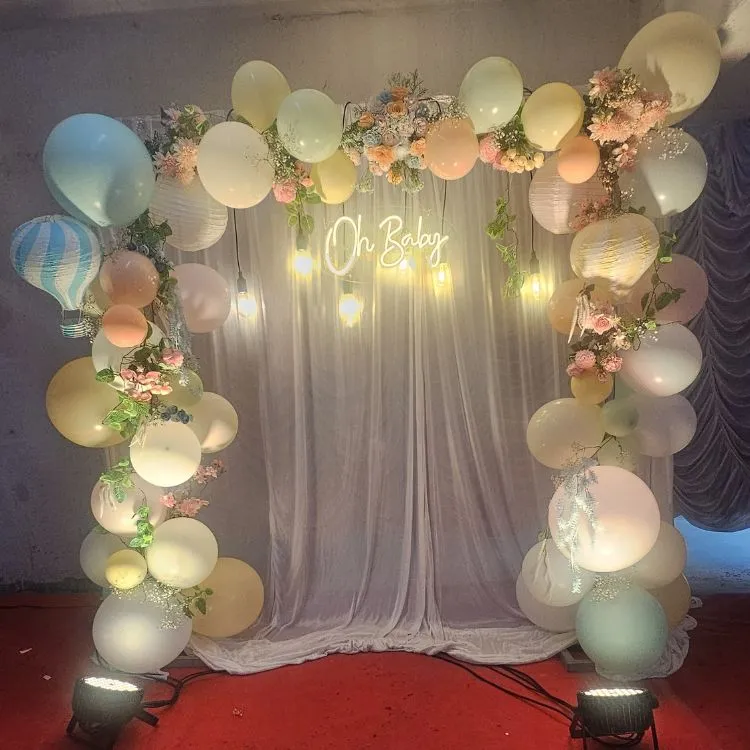 Oh baby balloon decor